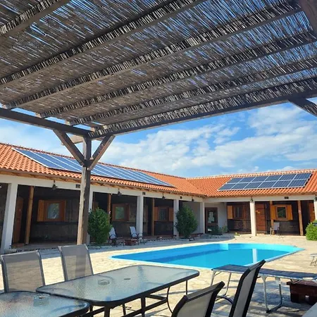 Agroturizam Duvancic - Konoba Dida Marka 4* Drnis