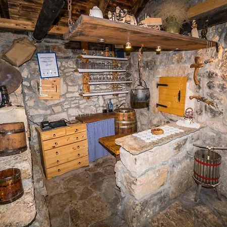 Agroturizam Duvancic - Konoba Dida Marka Bed & Breakfast Drniš