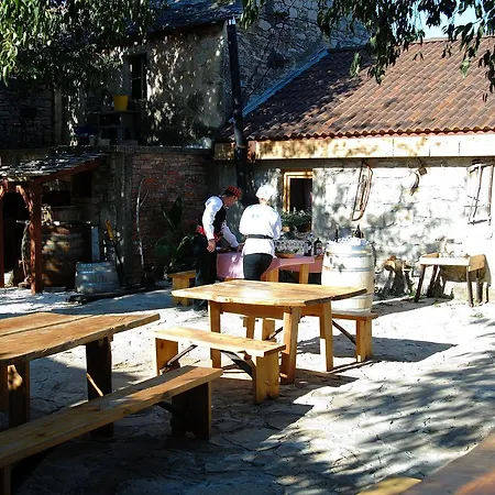 Agroturizam Duvancic - Konoba Dida Marka Bed & Breakfast