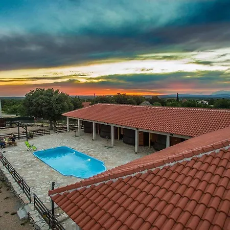 Oda ve Kahvaltı Agroturizam Duvancic - Konoba Dida Marka Drniš