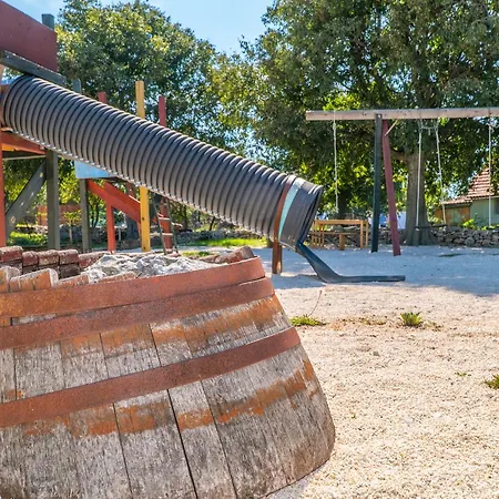 Oda ve Kahvaltı Agroturizam Duvancic - Konoba Dida Marka 4*