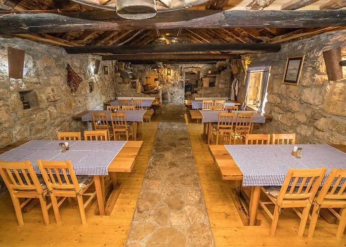 فندق مبيت وإفطار Agroturizam Duvancic - Konoba Dida Marka 4*